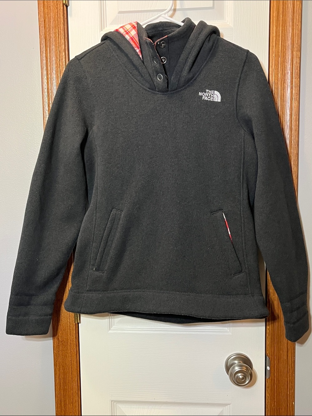 The North Face Black Fleece Pullover Hoodie w/ Red Plaid Trim Women’s Size Small